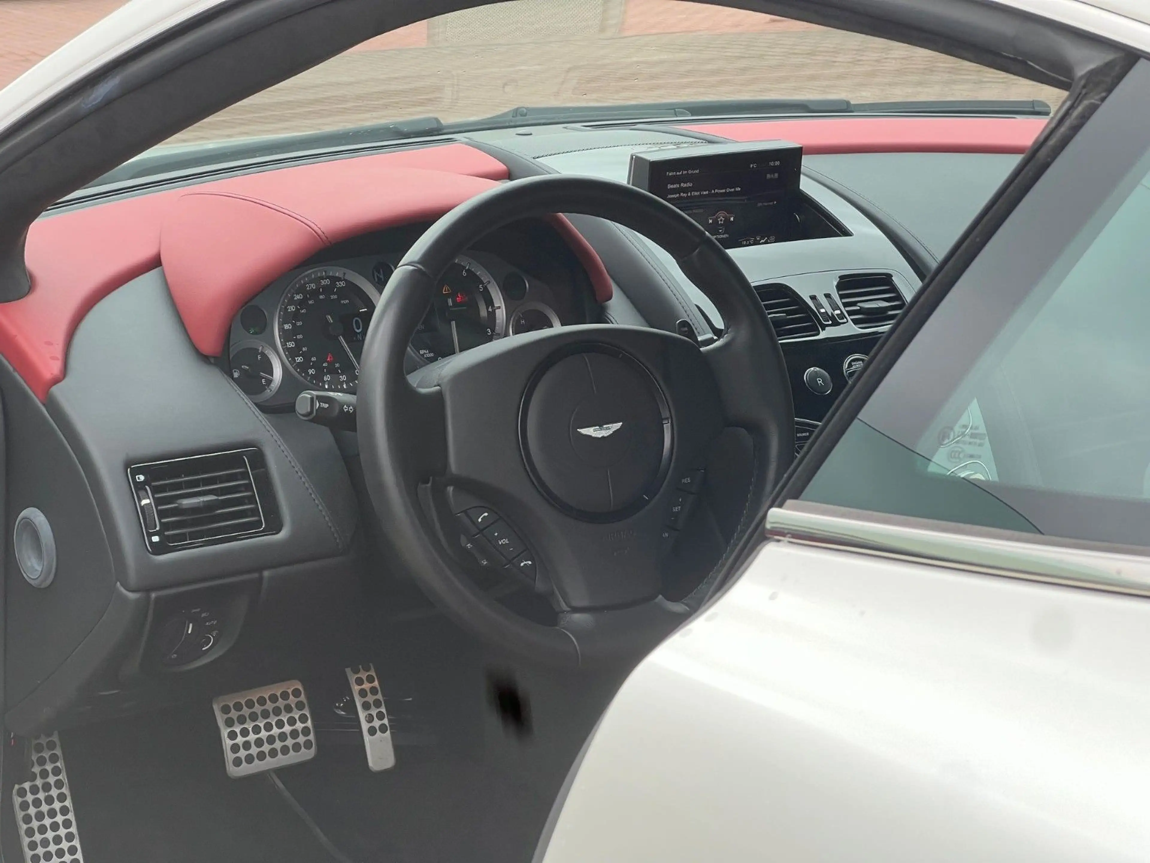 Aston Martin V8 Coupe*RFK nur 18TKM*wie NEU — photo 25