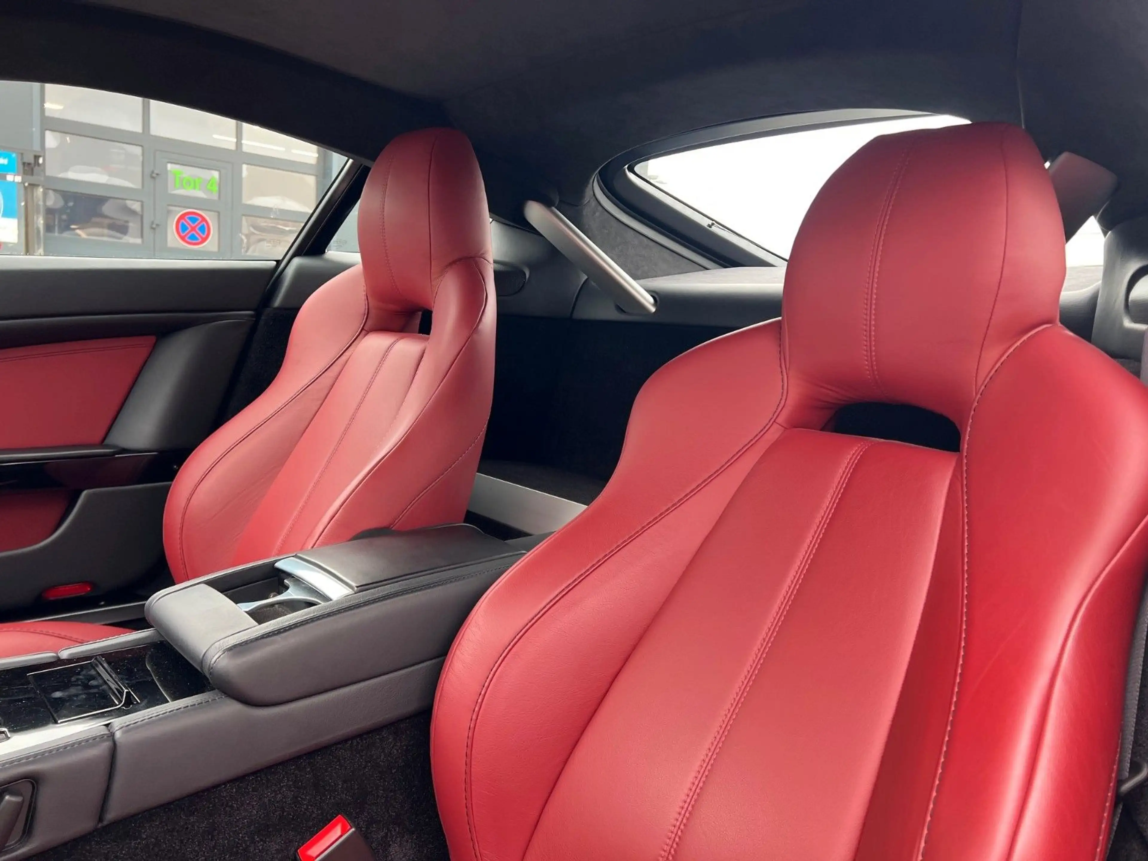Aston Martin V8 Coupe*RFK nur 18TKM*wie NEU — photo 20