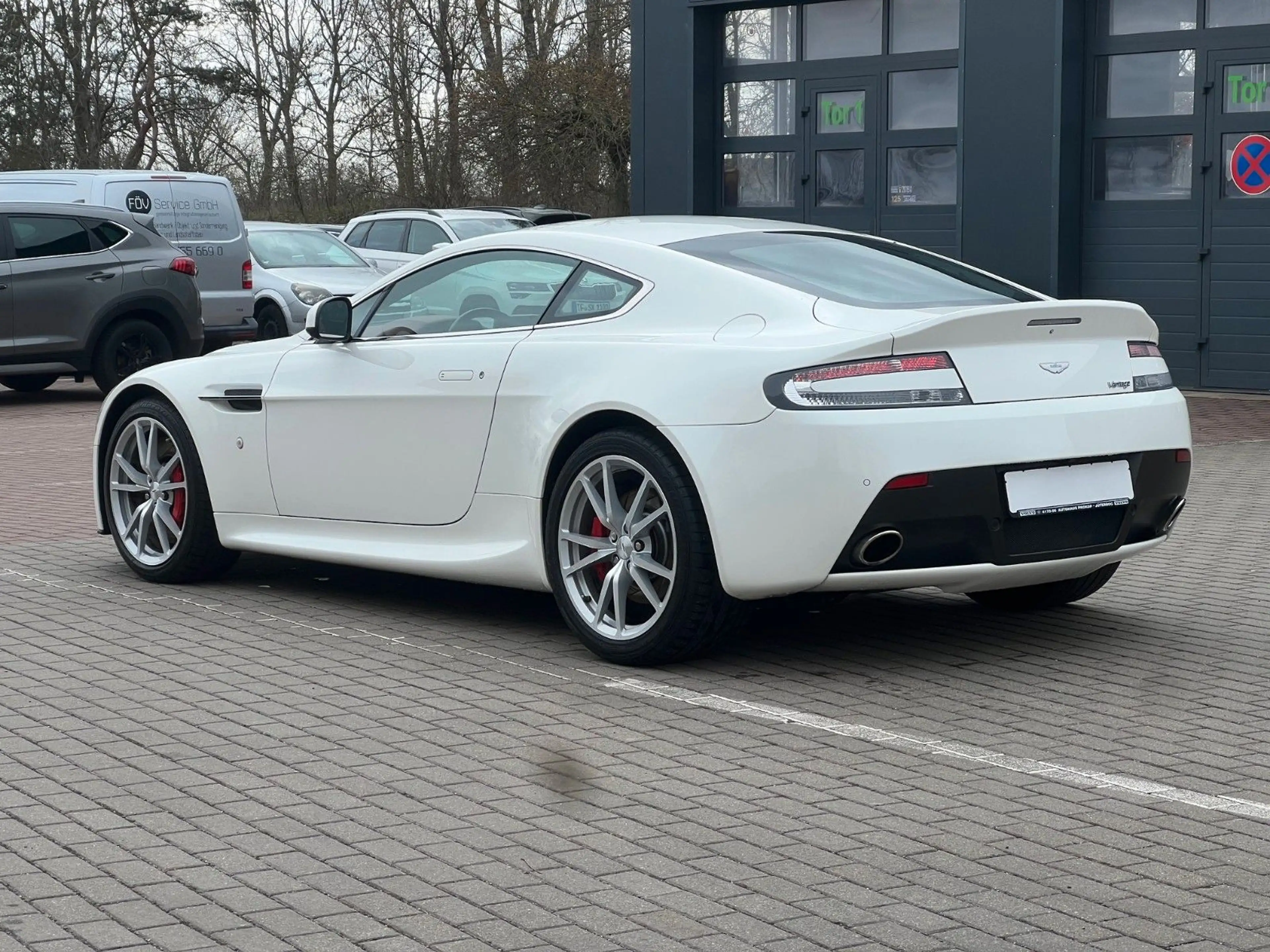 Aston Martin V8 Coupe*RFK nur 18TKM*wie NEU — photo 6