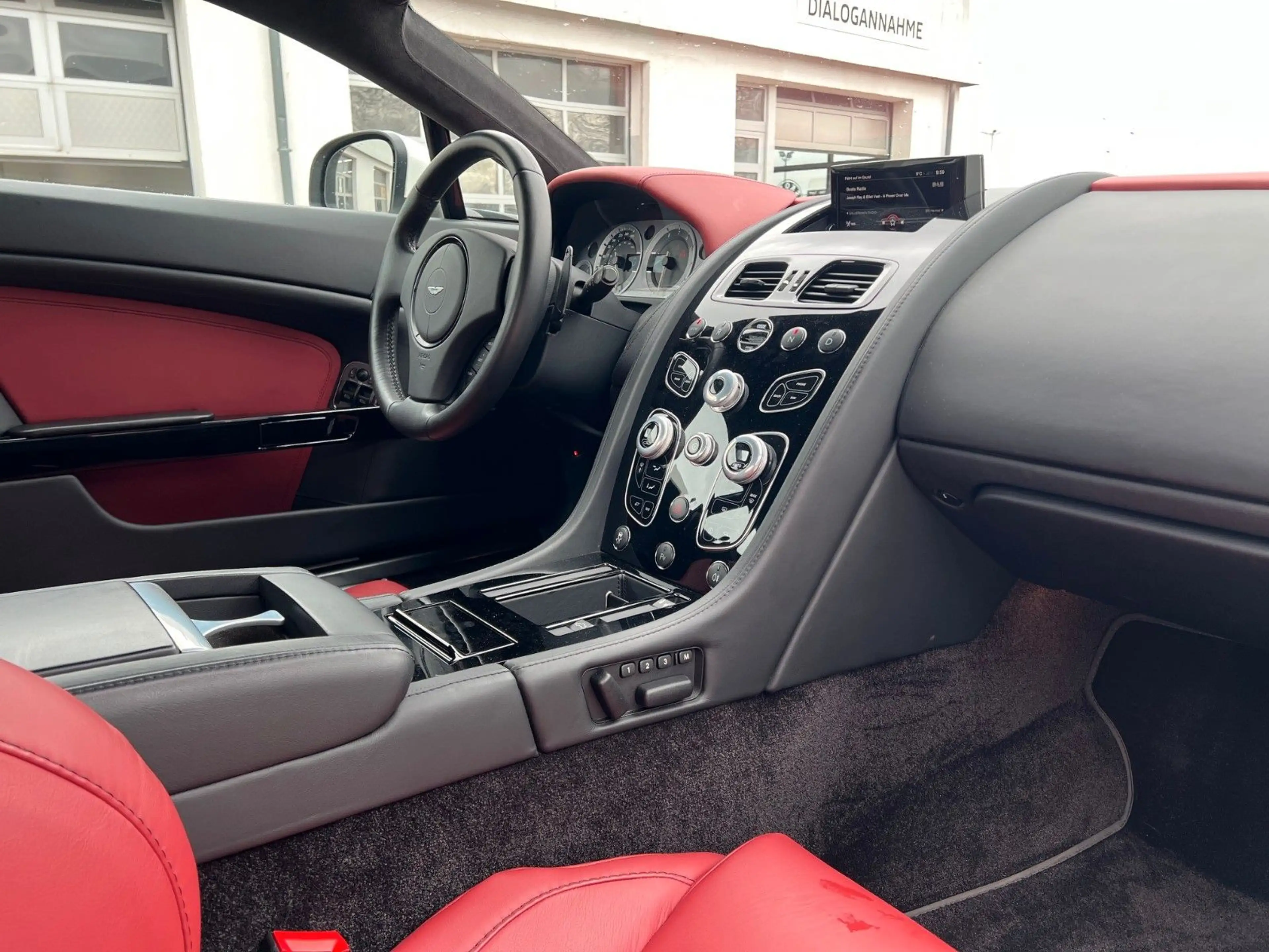 Aston Martin V8 Coupe*RFK nur 18TKM*wie NEU — photo 21
