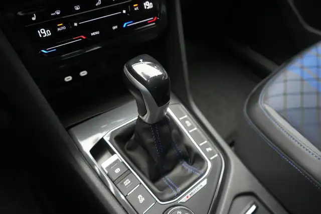 Volkswagen Tiguan view 16