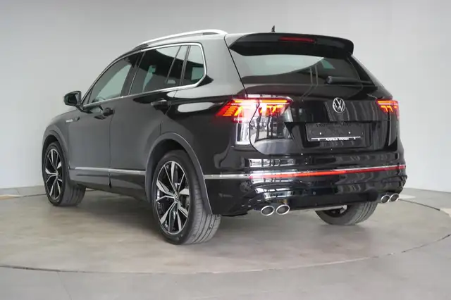 Volkswagen Tiguan view 4
