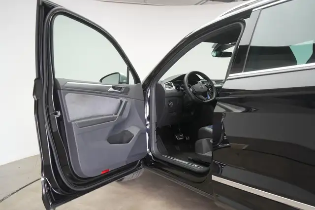 Volkswagen Tiguan view 11