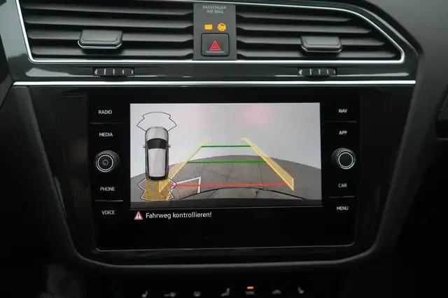 Volkswagen Tiguan view 14