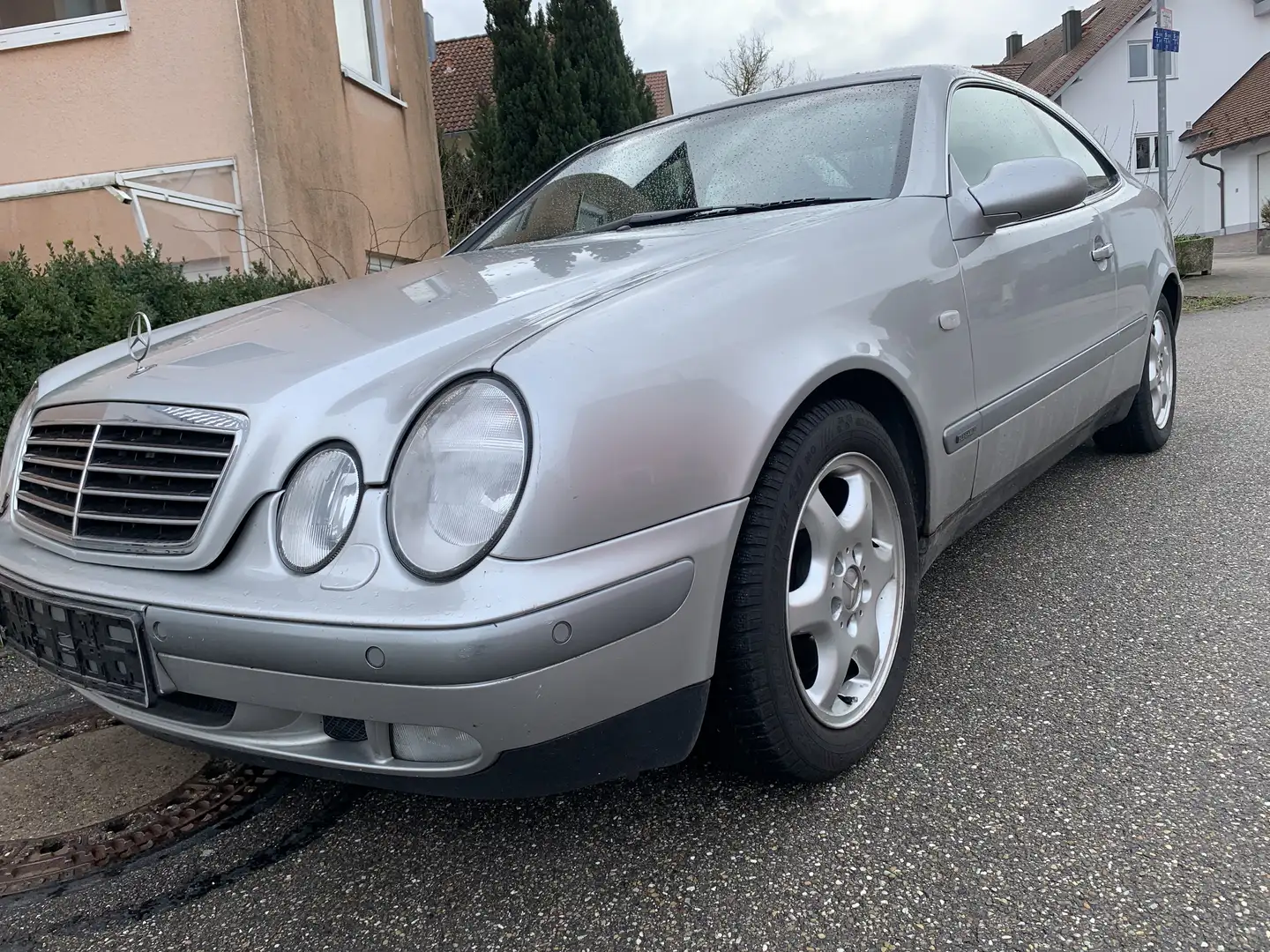 Mercedes-Benz CLK 320 1Hand alles origenal. Top in Form Argent - 1