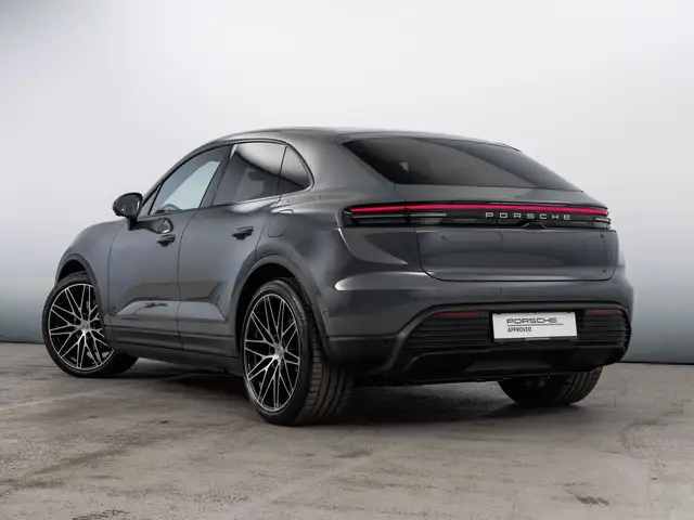 Porsche Macan view 2
