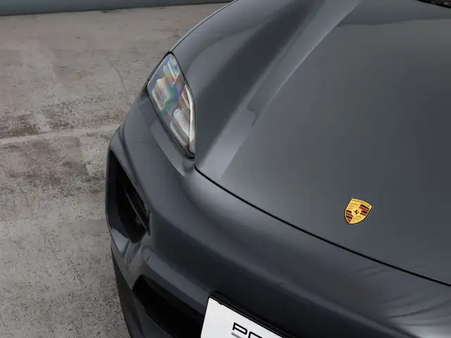 Porsche Macan view 5