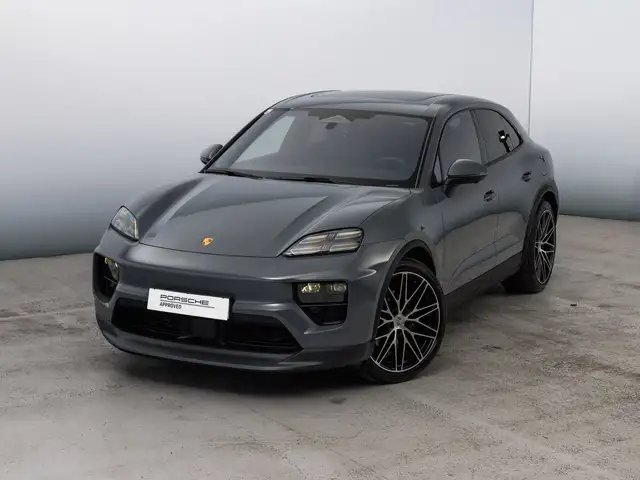 Porsche Macan view 4