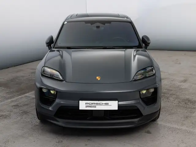 Porsche Macan view 13