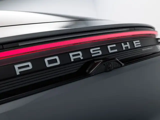 Porsche Macan view 10