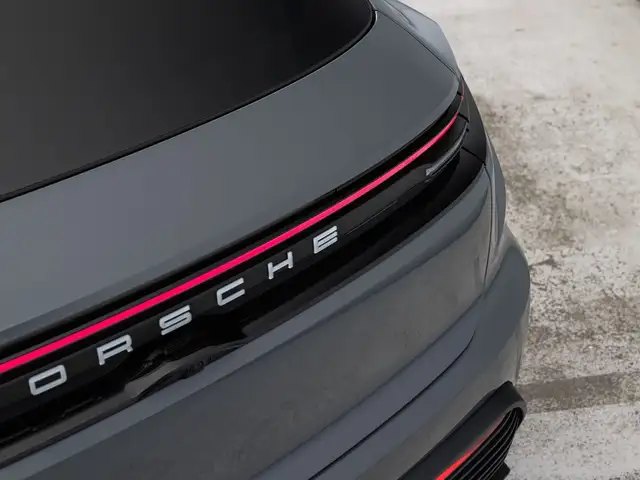 Porsche Macan view 9