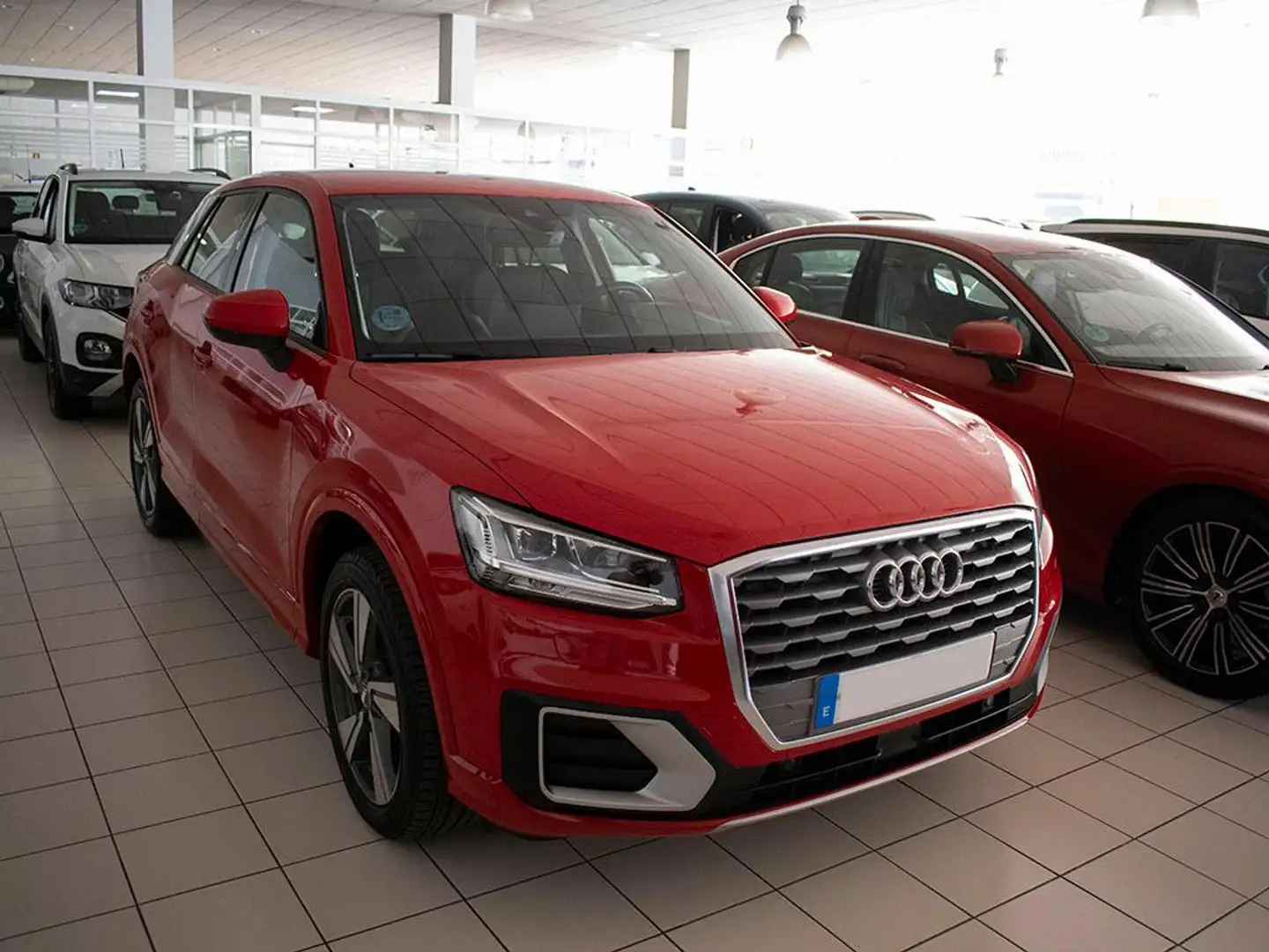 Audi Q2 1.6 30 TDI SPORT 5P Rojo - 1