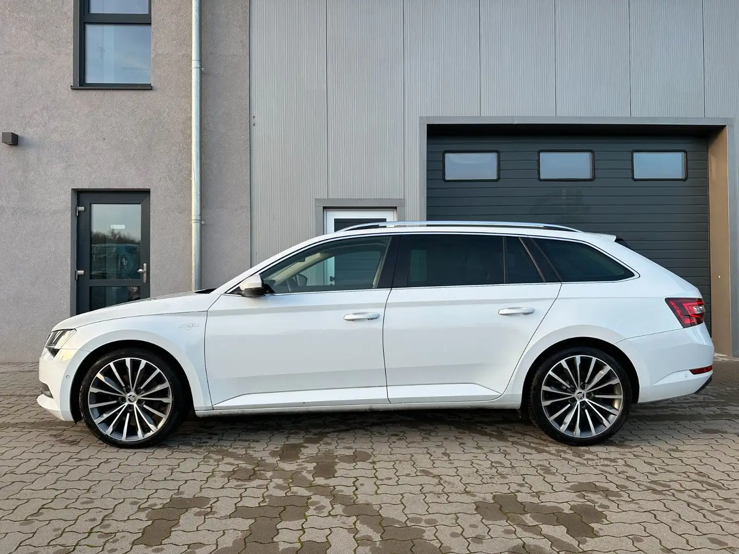 Skoda Superb Combi L&K 4x4/Pano/Kamera/ACC Weiß - 2
