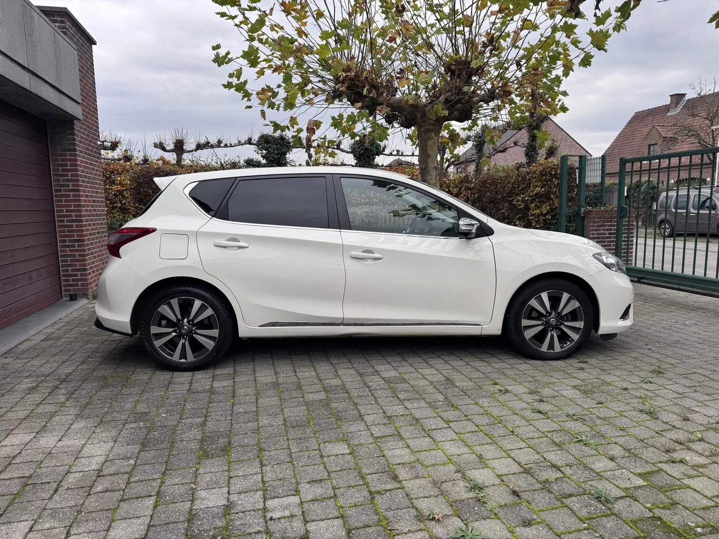 Nissan Pulsar 1.5 dCi 360 camera/ leder/ keyless entry - 2