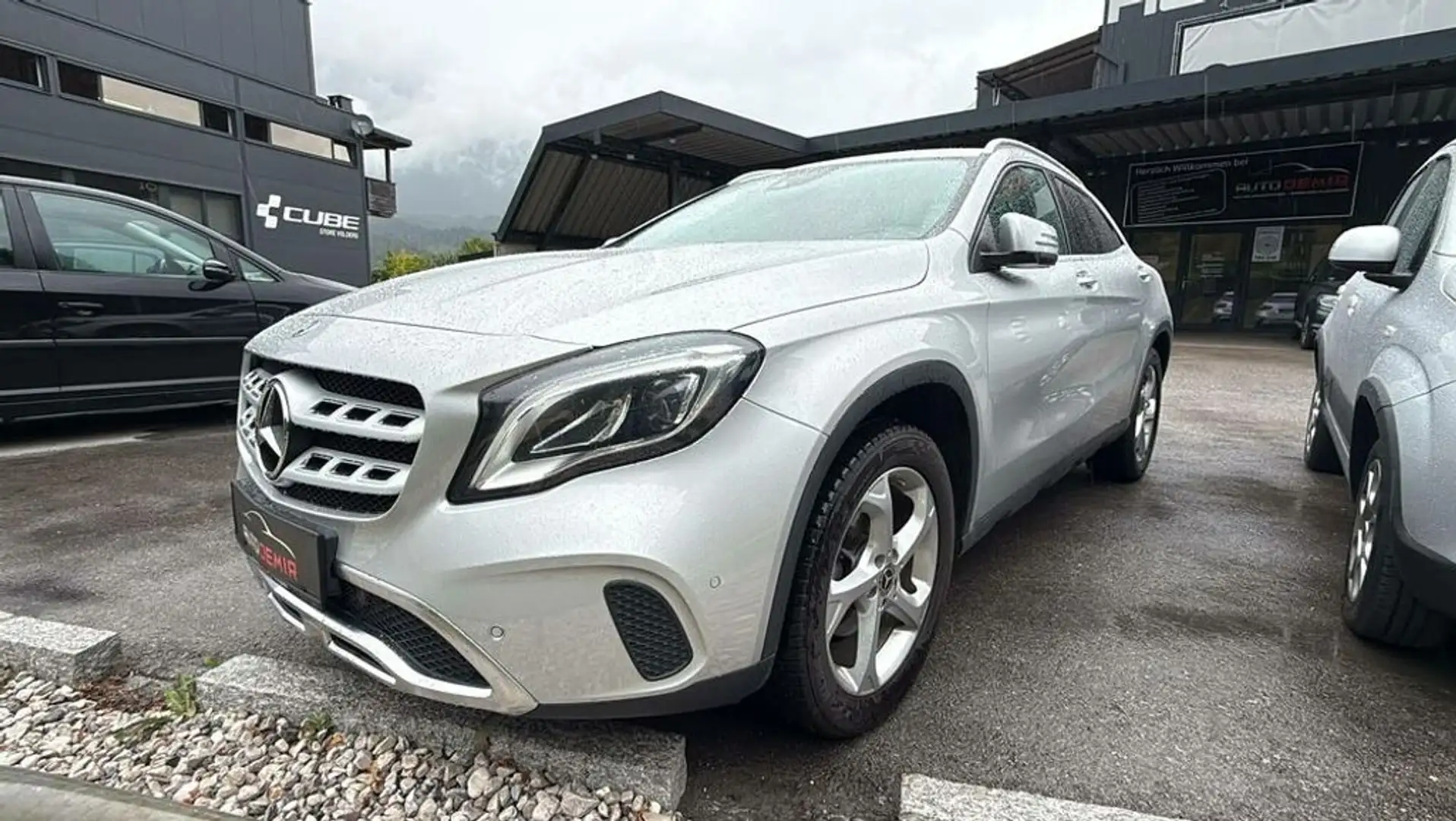 Mercedes-Benz GLA 180 CDI / d (156.912) Silber - 1