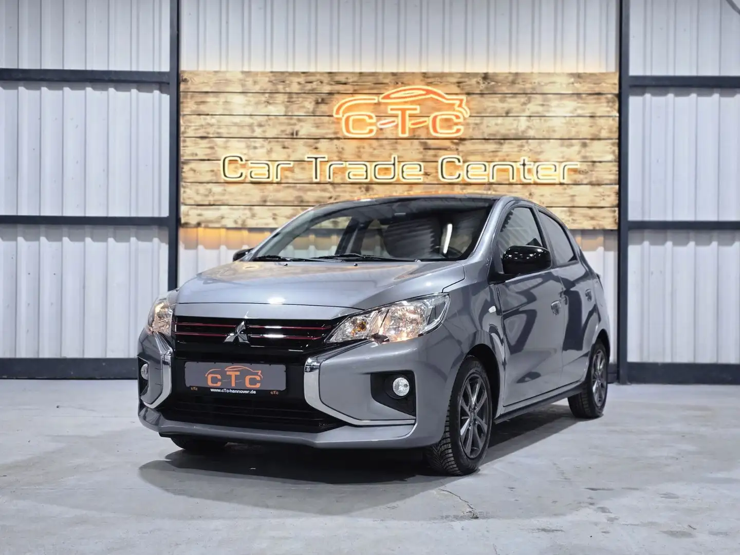 Mitsubishi Space Star Spirit+Black/Automatik/8fach/Navi/1Hd Grau - 1