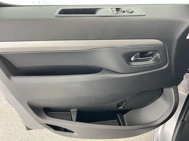 Citroen Spacetourer view 10