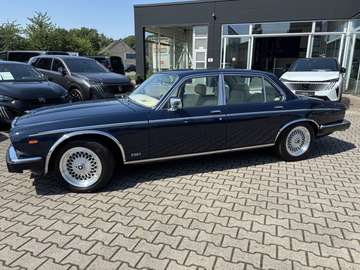 Daimler Double Six