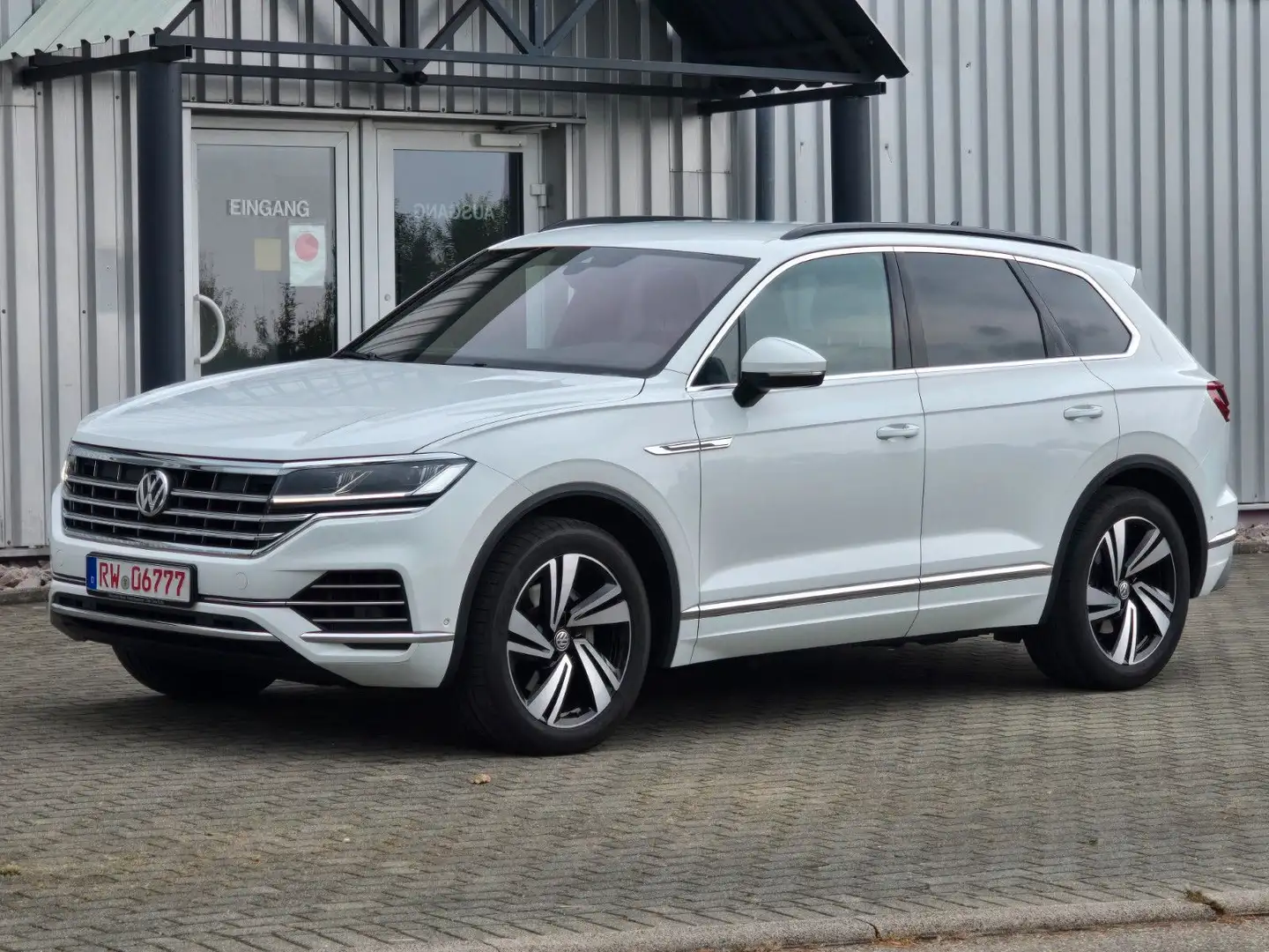 Volkswagen Touareg 3.0TDI Elegance/NAVI/LEDER/KAMERA/ACC Blanc - 1