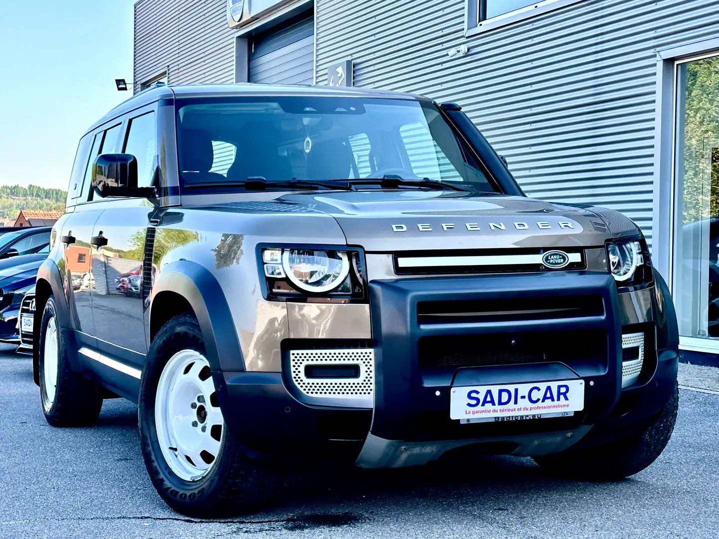 Land Rover Defender 110 3.0 D MHEV D200 AWD 3PL UTILITAIRE - OFF ROAD Beige - 1