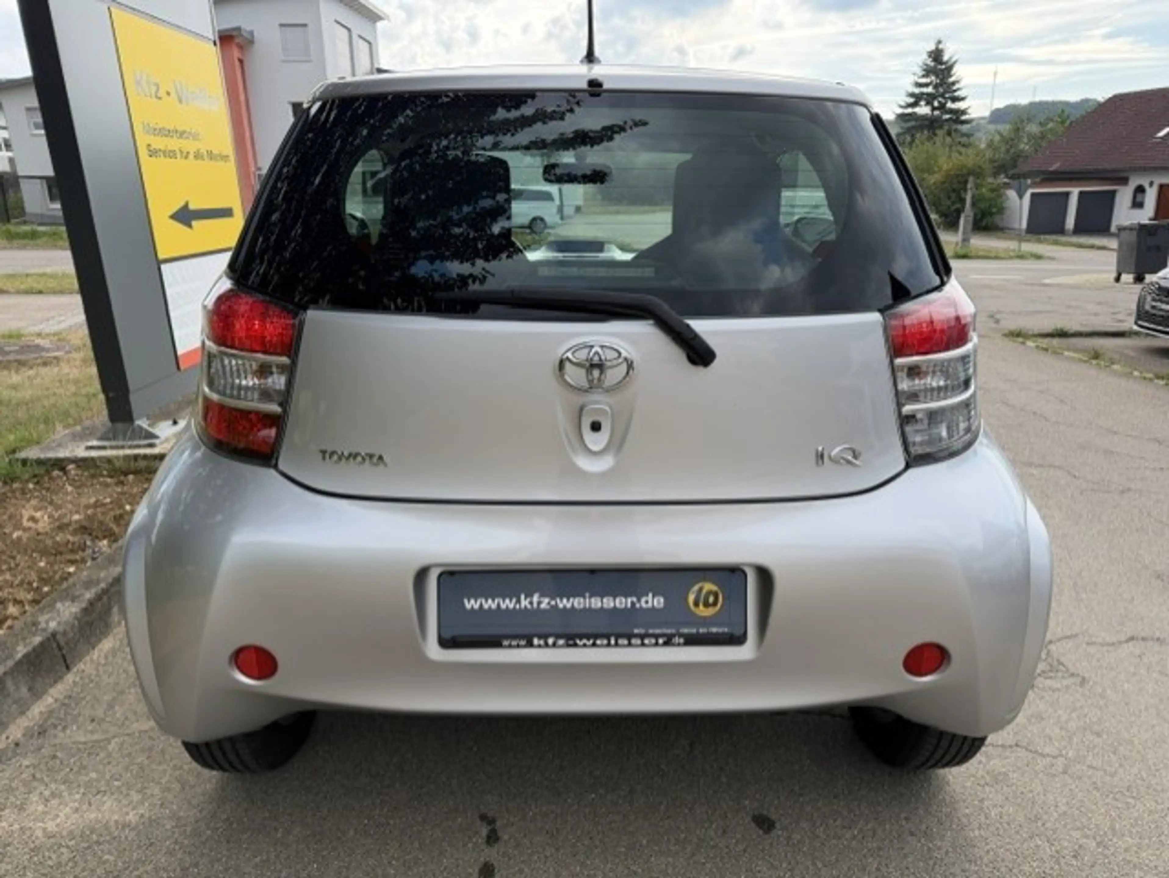 Toyota iQ Basis — photo 4