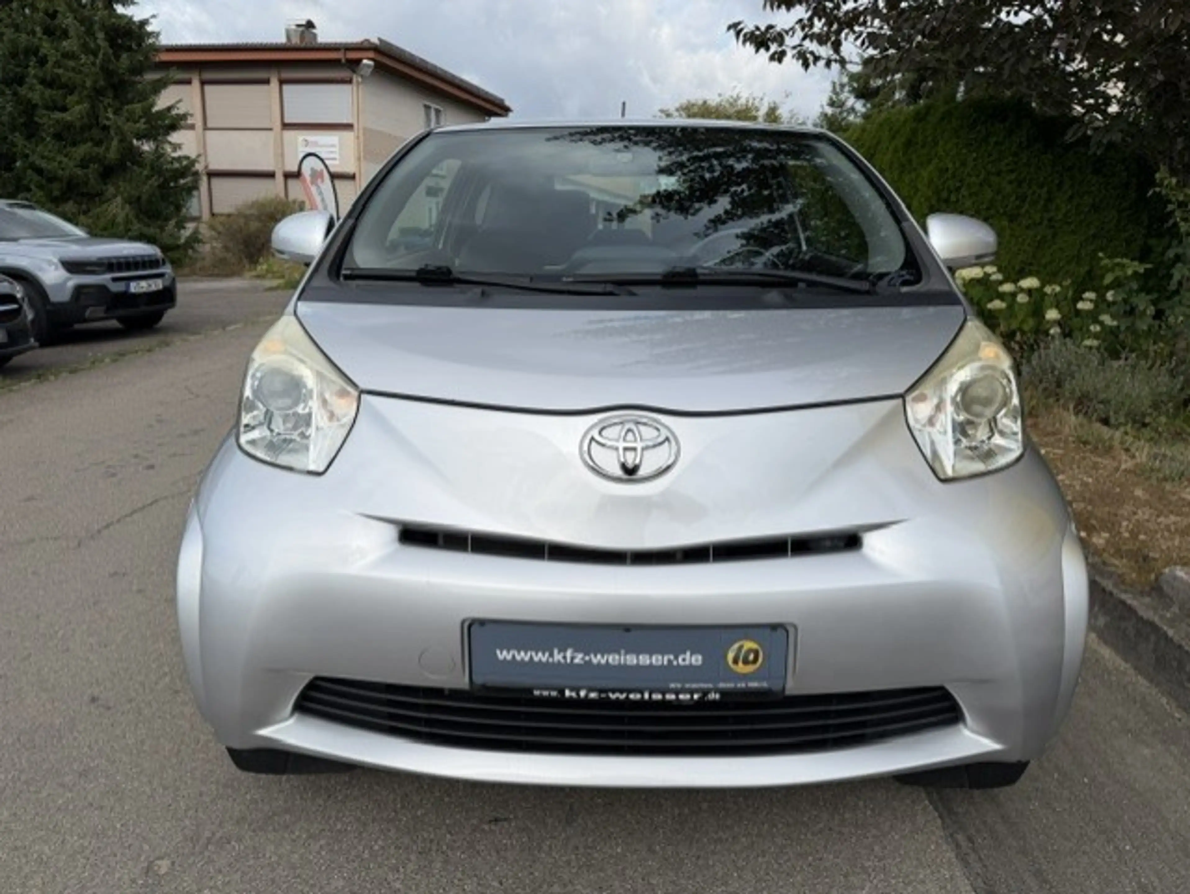 Toyota iQ Basis — photo 2