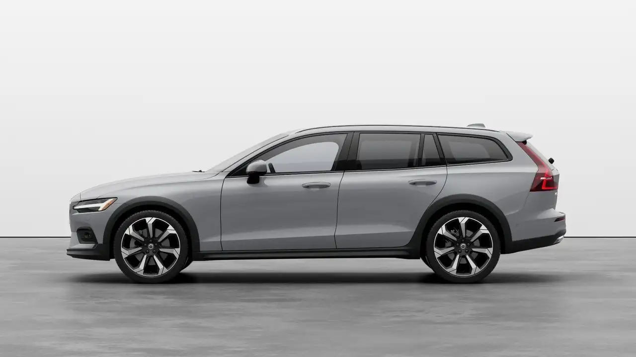 Volvo V60 Cross Country снимка Volvo V60 Cross Country