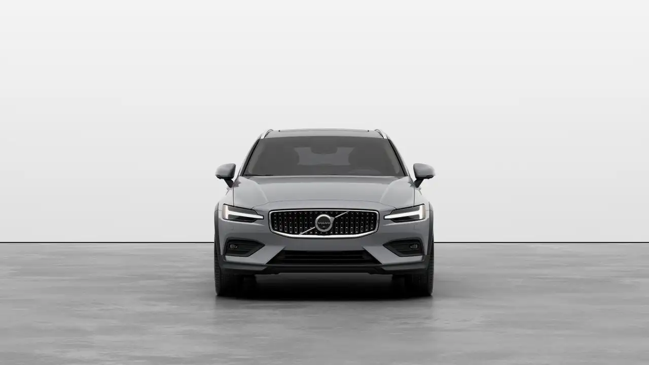 Volvo V60 Cross Country снимка Volvo V60 Cross Country