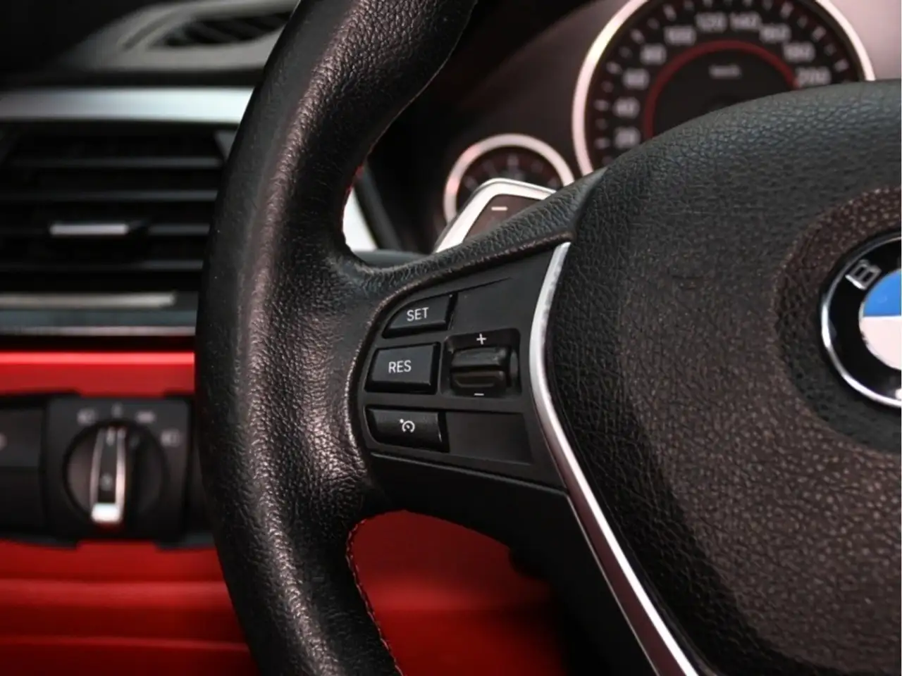 BMW 4 Series снимка BMW 4 Series