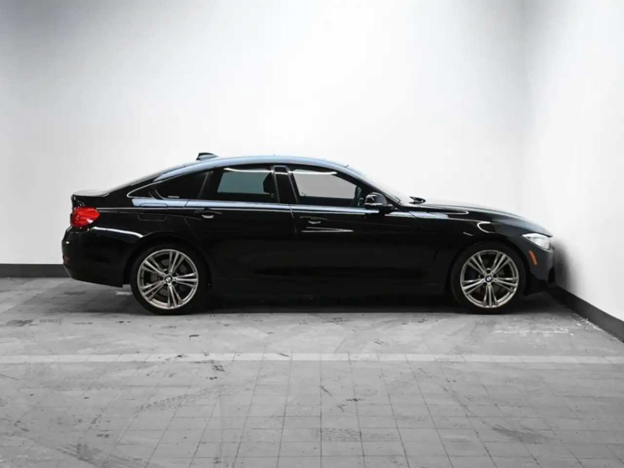 BMW 4 Series снимка BMW 4 Series