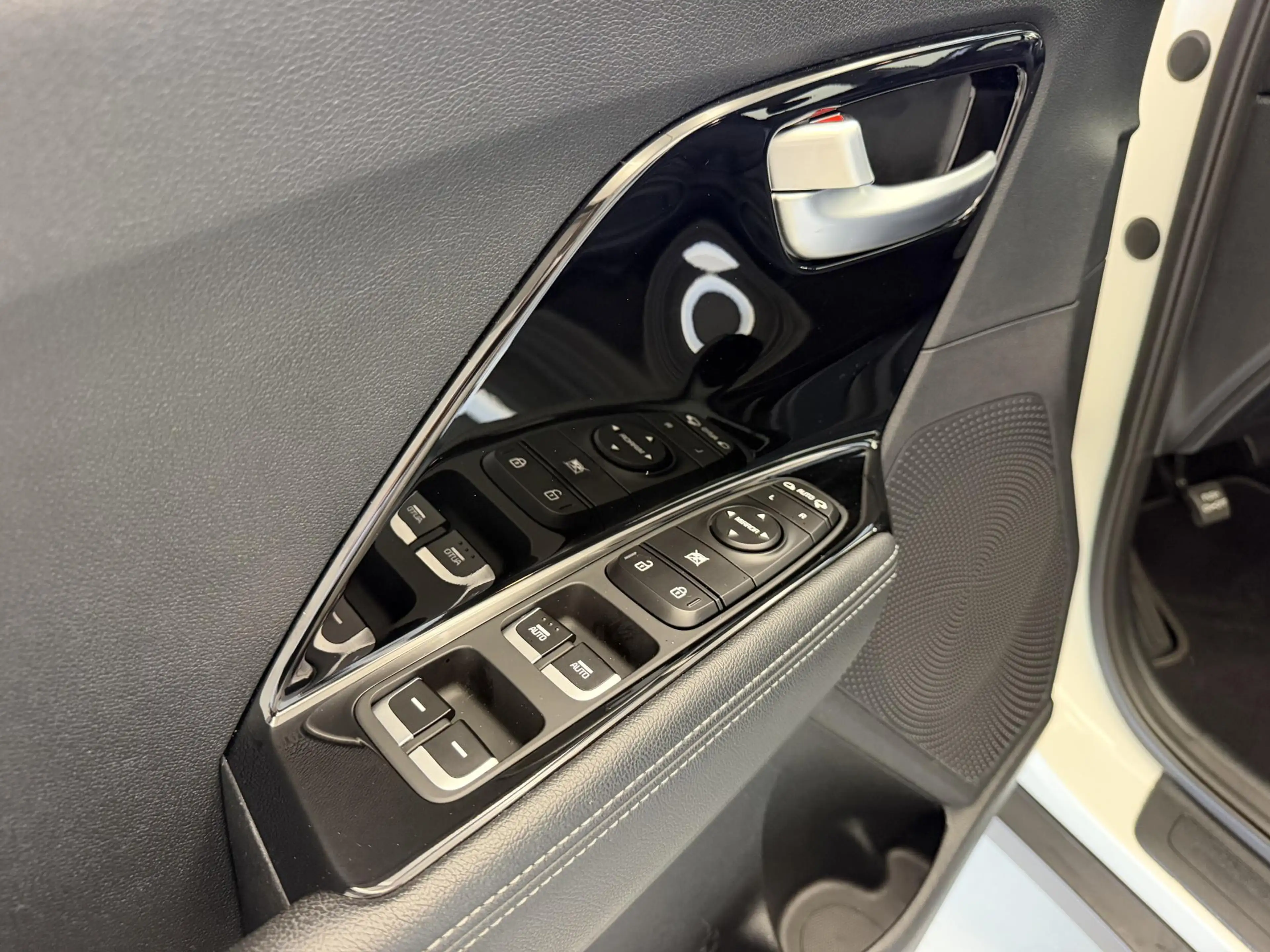 Kia Niro 1.6 GDi Hybrid DynamicLine | Trekhaak | Navi | APP — photo 11