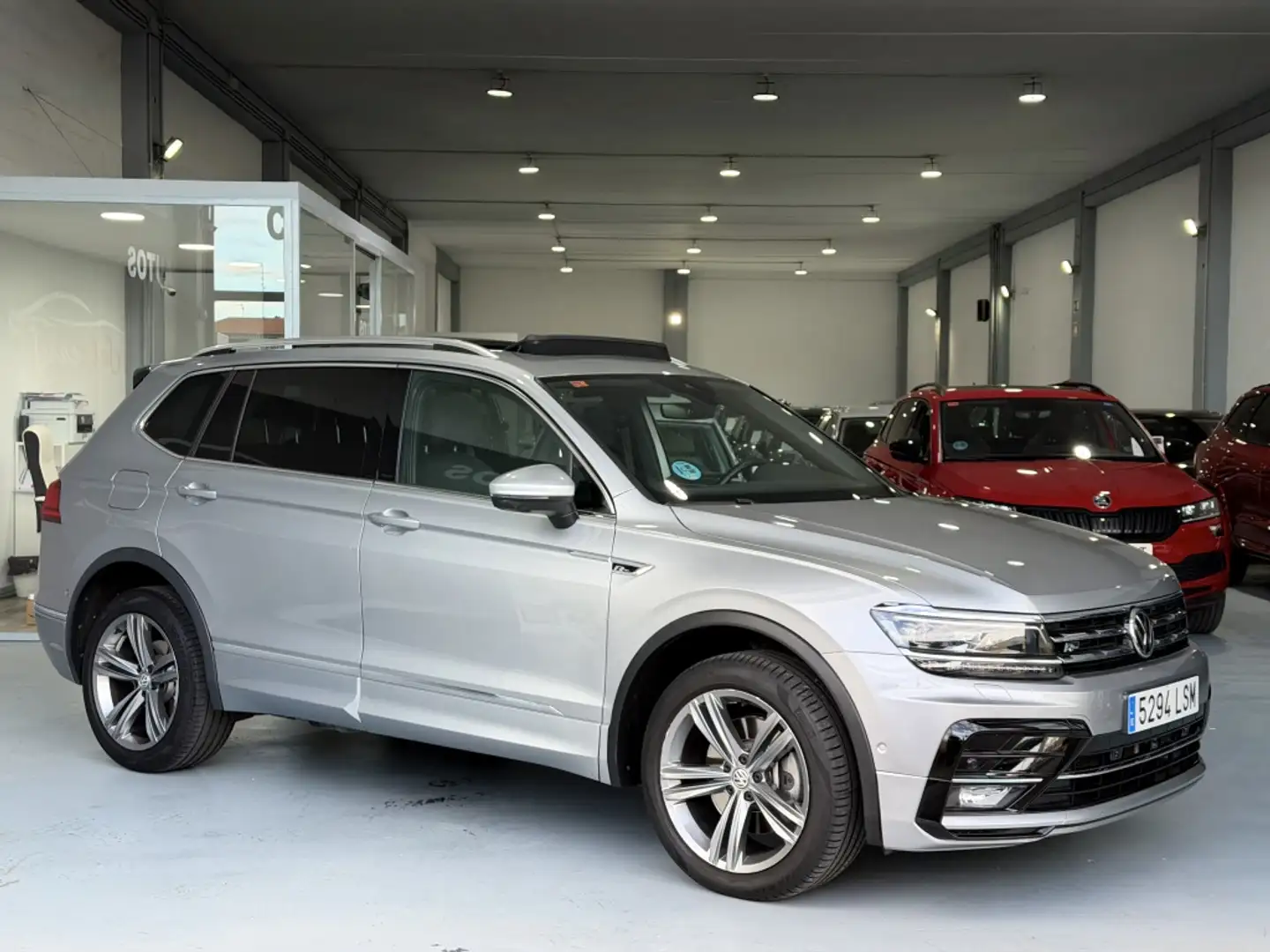 Volkswagen Tiguan Allspace 2.0TDI Sport 4M DSG 147kW Grau - 2