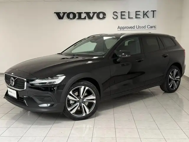 Volvo V60 Cross Country B4 (d) AWD automatico Plus