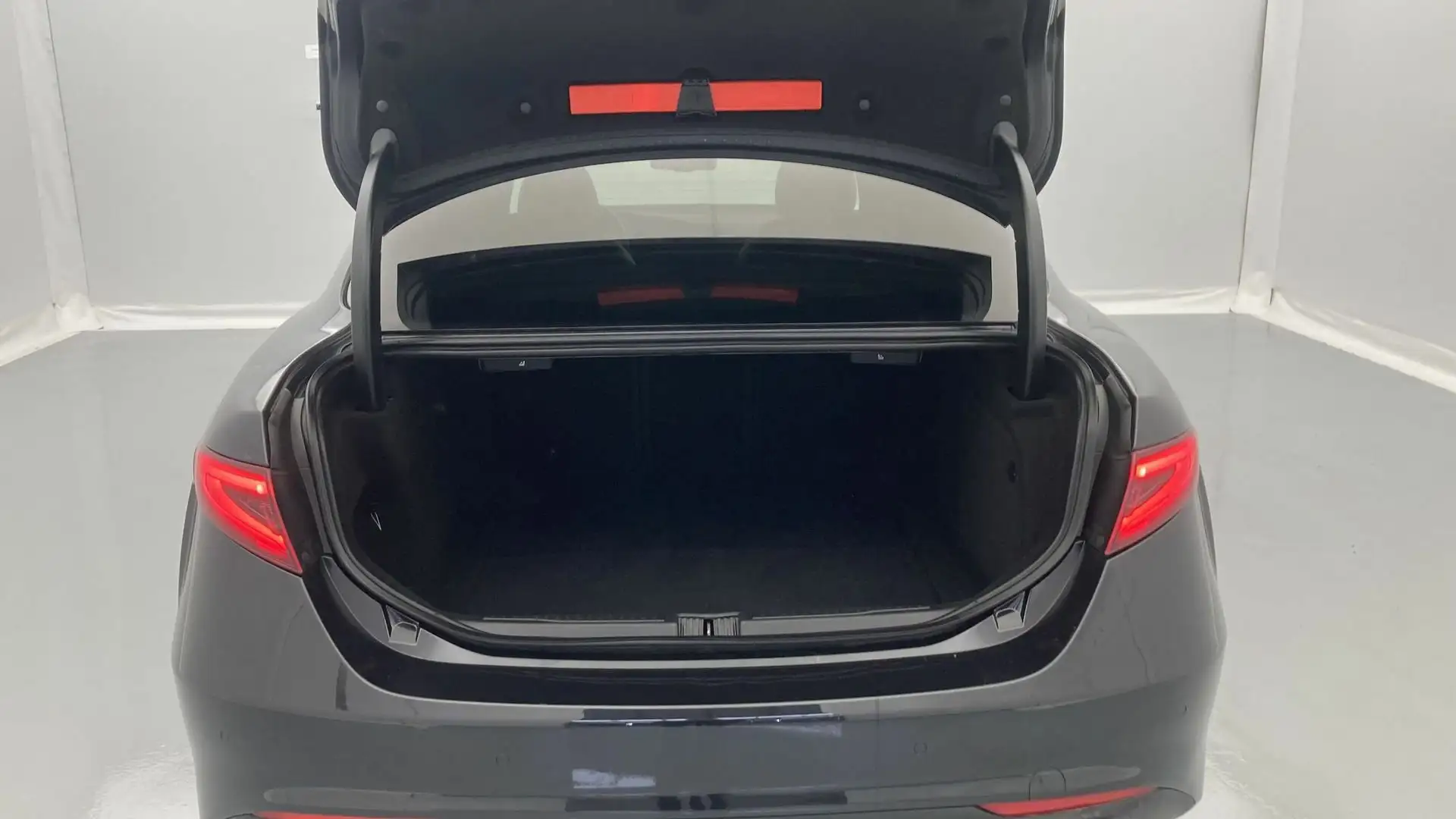 Alfa Romeo Giulia 2.2 Diesel Sprint Aut. 190 Negro - 2