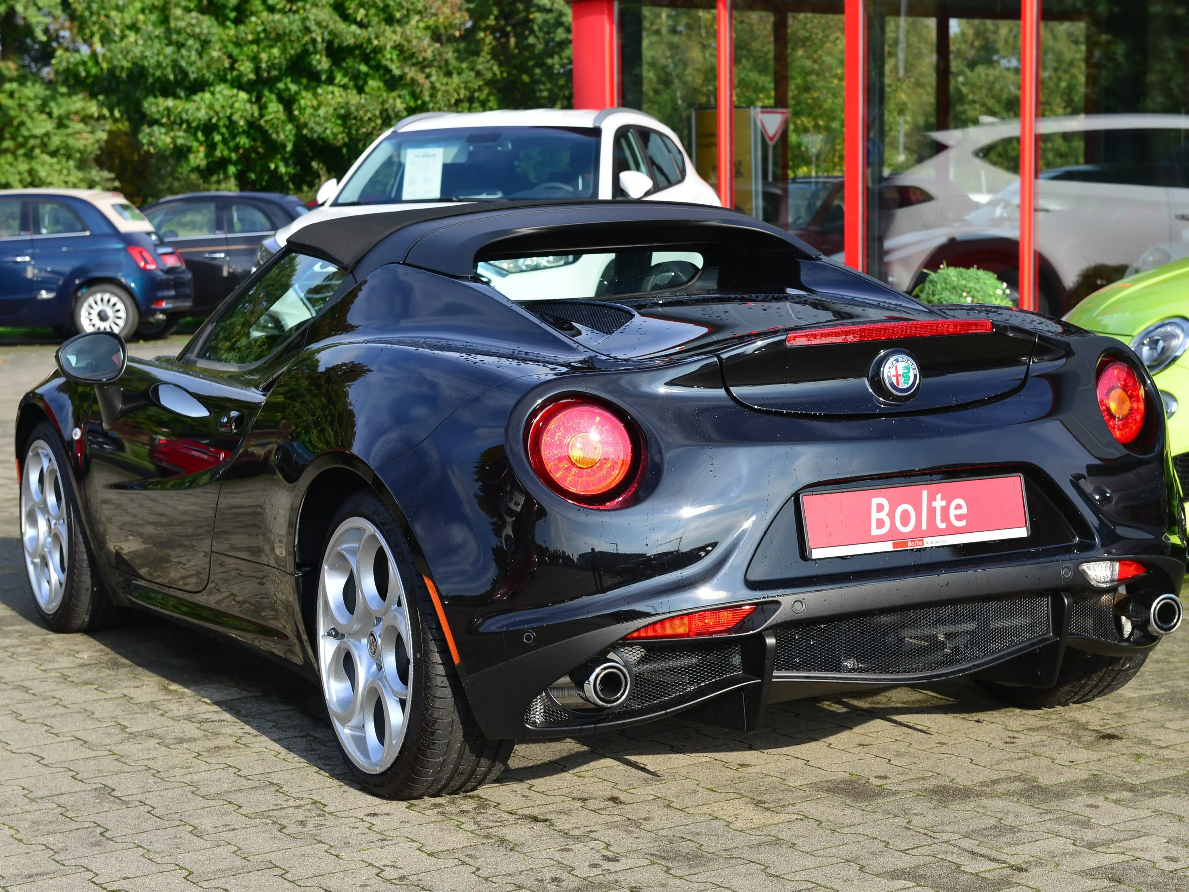 Alfa Romeo 4C Spider — photo 7