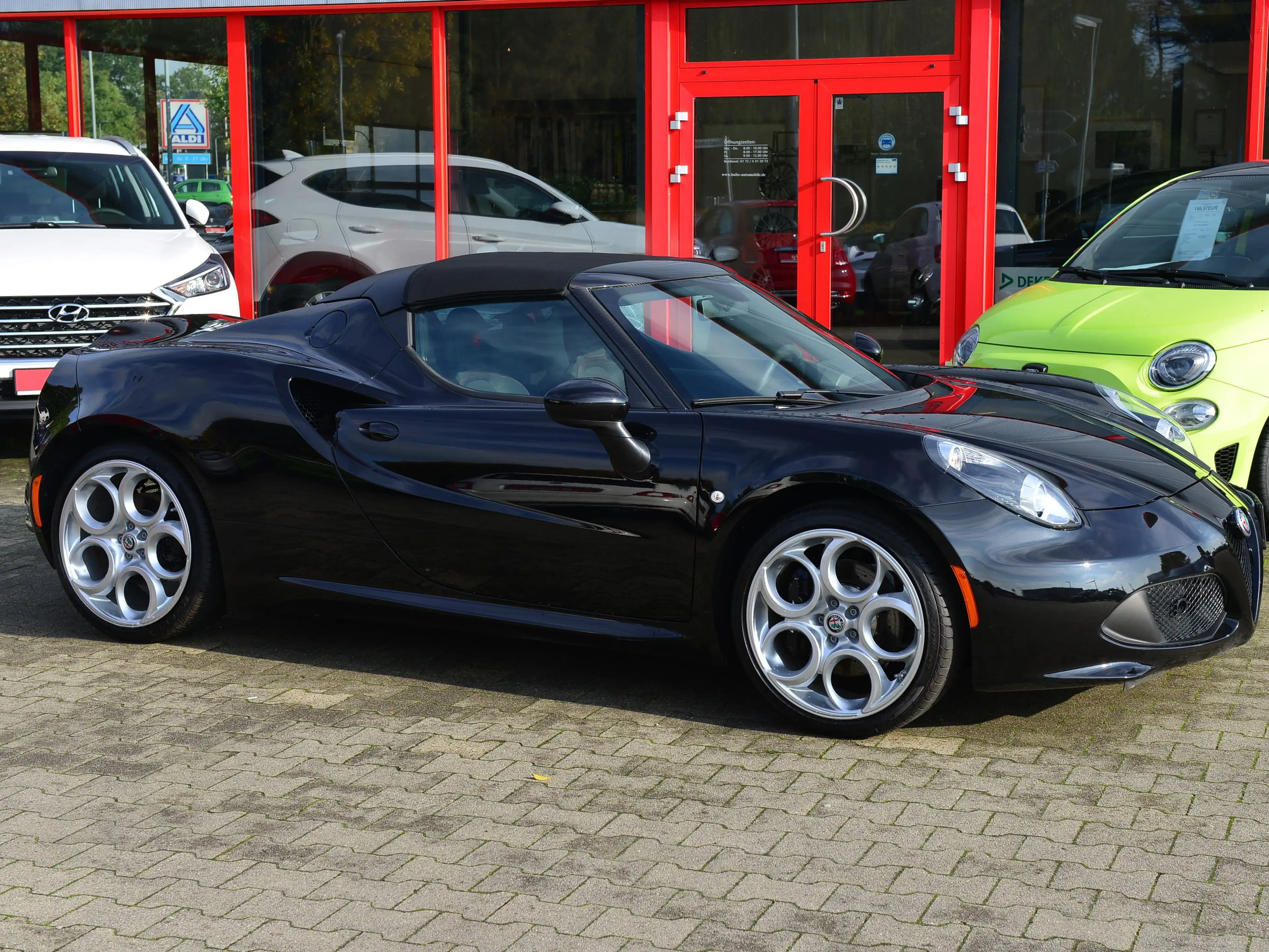 Alfa Romeo 4C Spider — photo 4