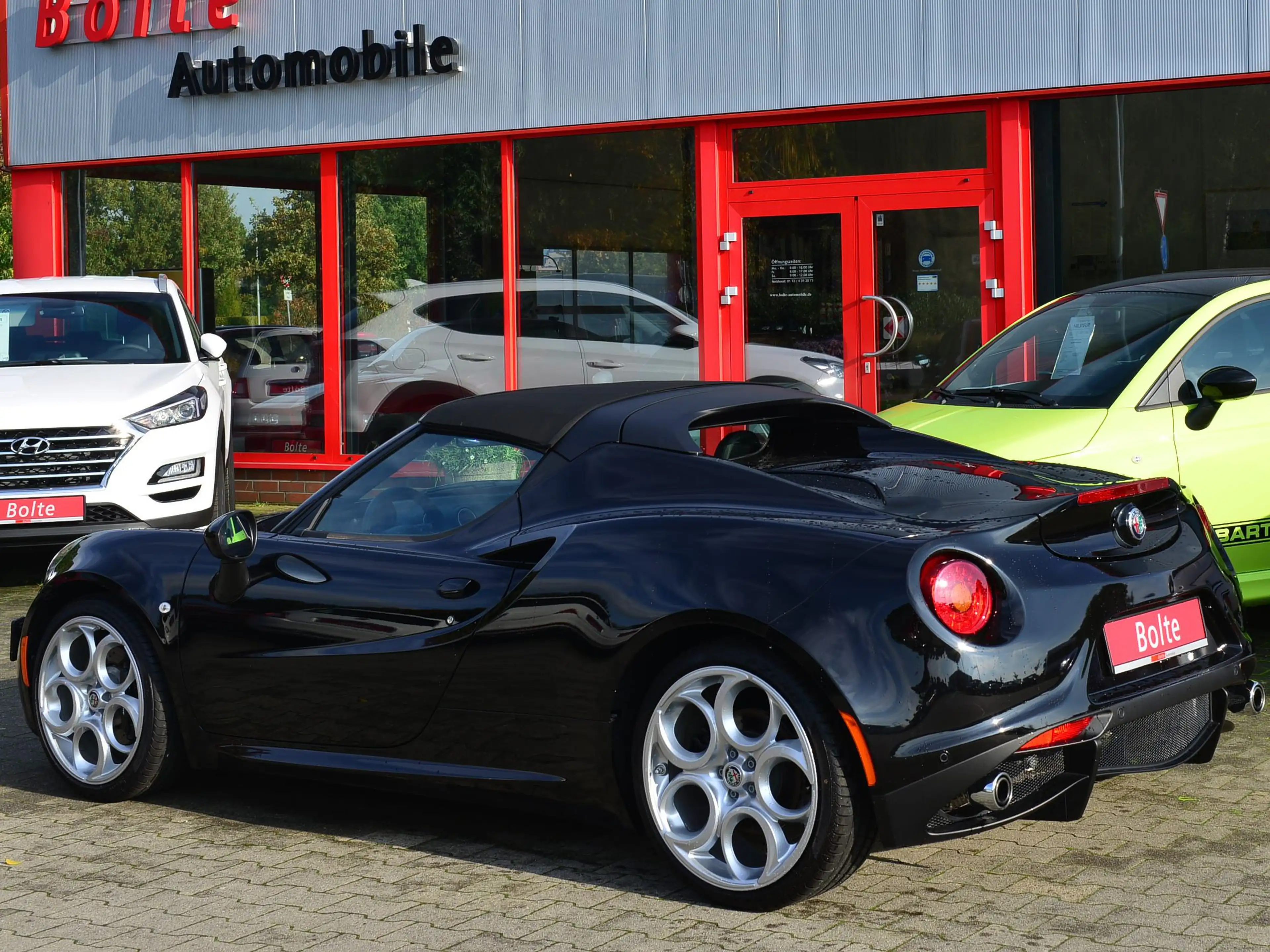 Alfa Romeo 4C Spider — photo 10