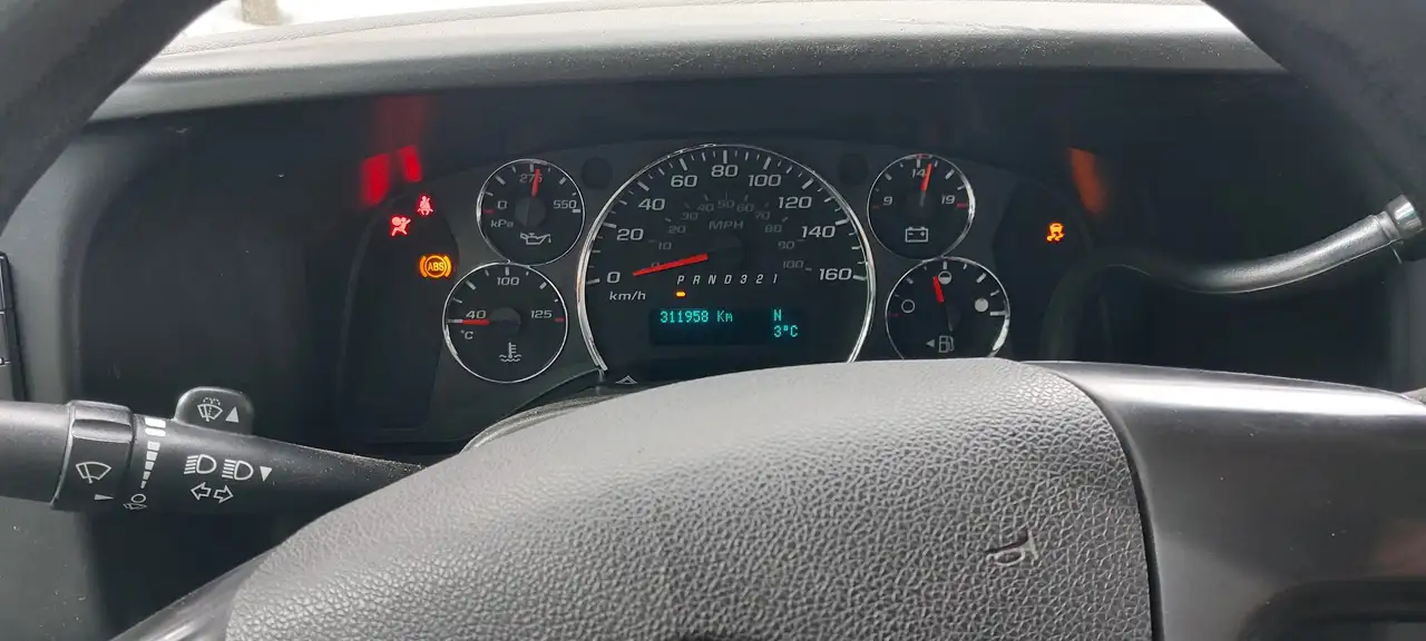 GMC Savana снимка GMC Savana