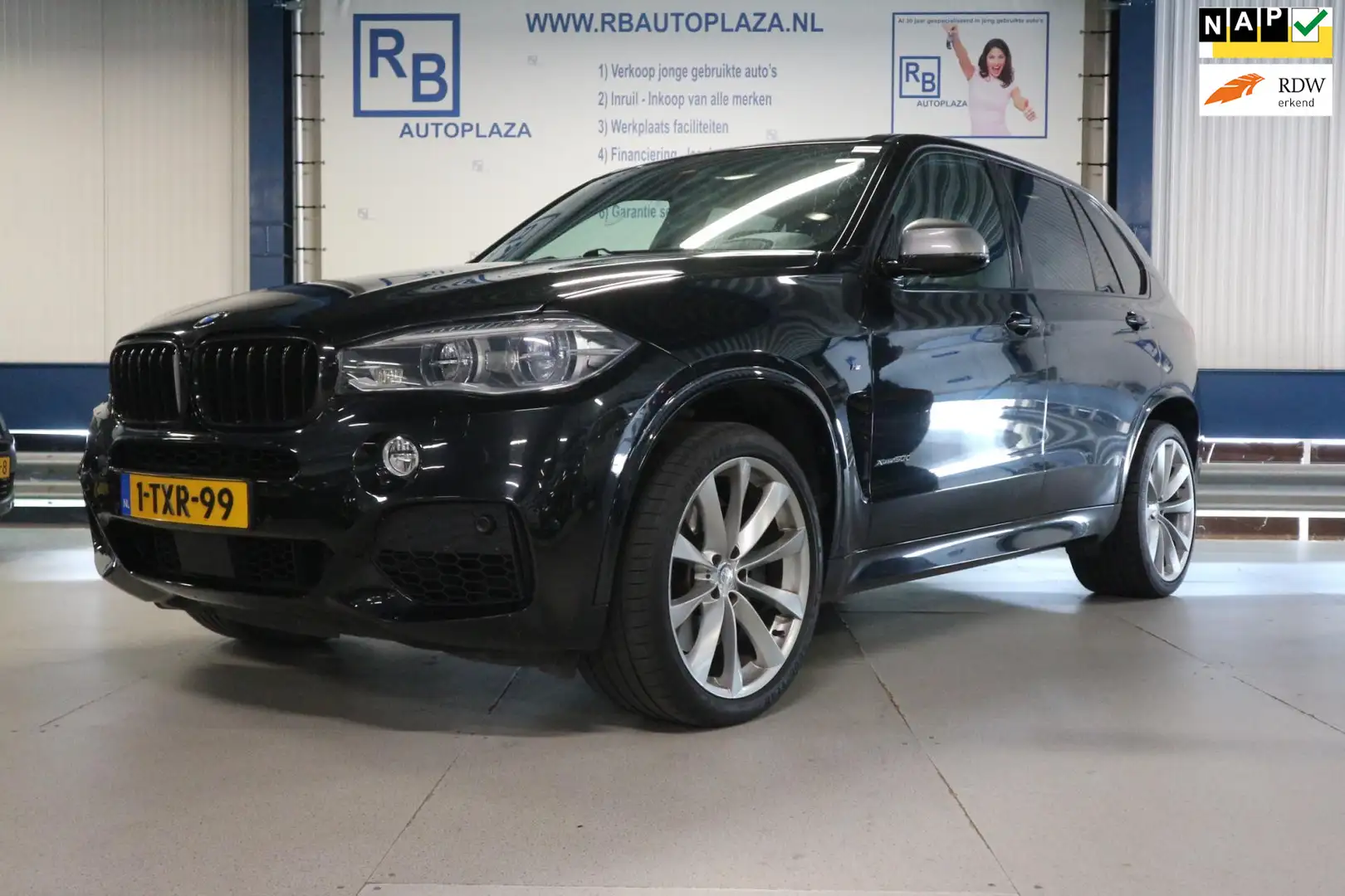 BMW X5 M50d M-SPORT / 381PK / TOP CONDITIE ! ! ! Zwart - 1