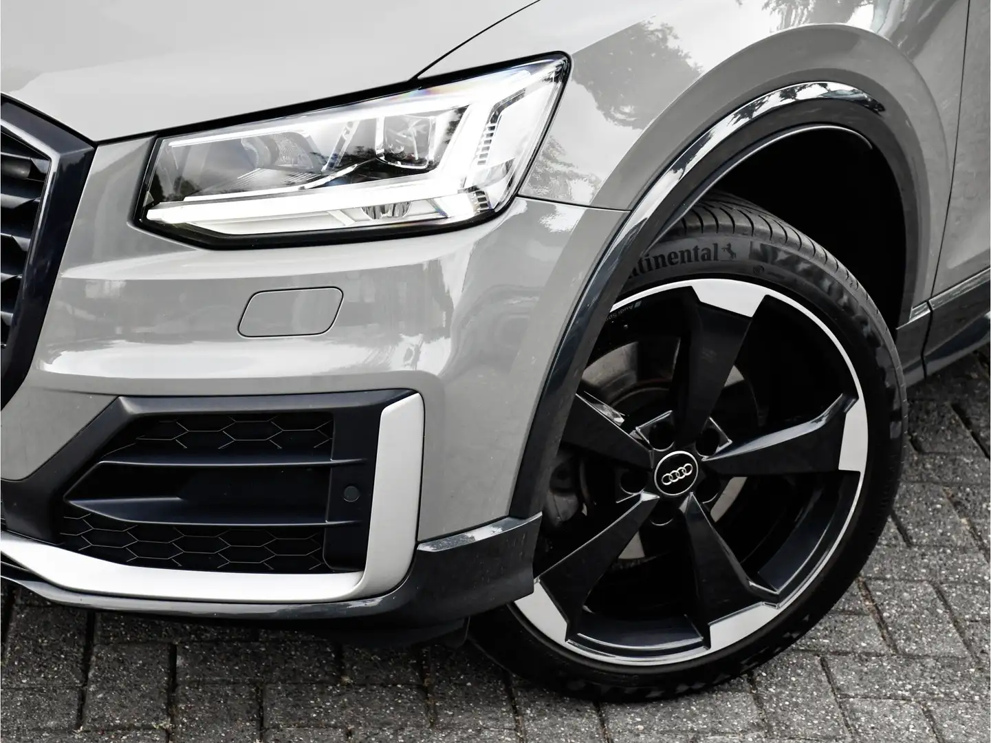Audi Q2 1.4TFSI 150pk S-Line Virtual ACC Lane  Sfeerverl L Grijs - 2