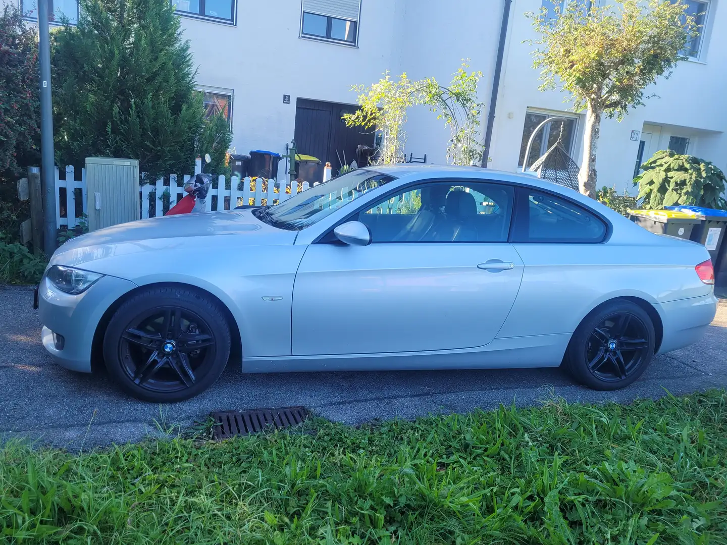 BMW 320 320i Coupe Šedá - 1