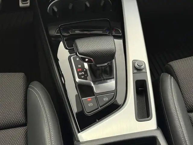 Audi A4 view 12