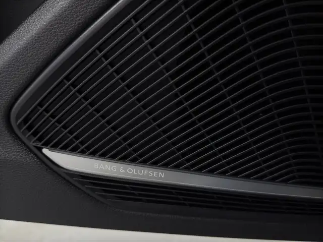 Audi A4 view 14