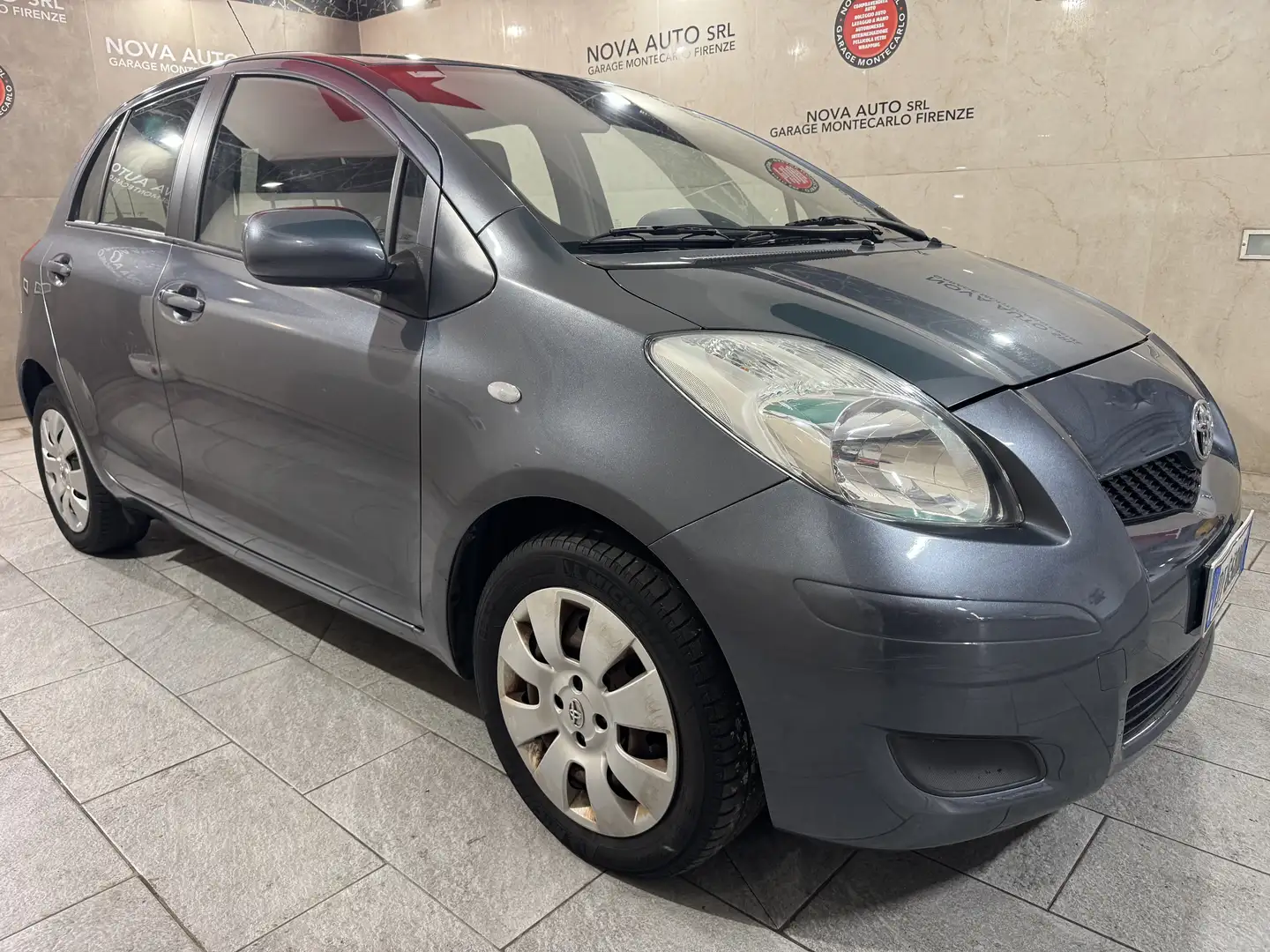 Toyota Yaris Yaris II 5p 1.0 NEOPATENTATI / TAGLIANDI TOYOTA Grigio - 2