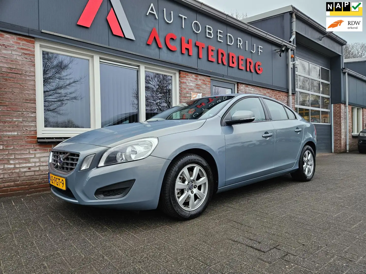 Volvo S60 1.6 T4 Kinetic Automaat! Trekhaak! Dealer Onderhou Blau - 1