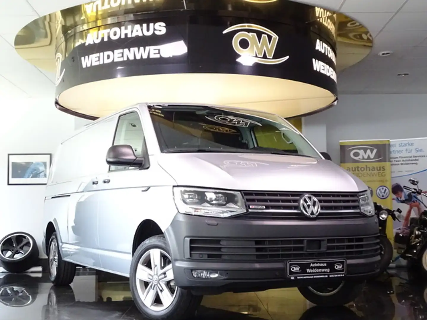 Volkswagen T6 Transporter Lang 4Motion DSG LED Navi Cam AHK Silber - 2