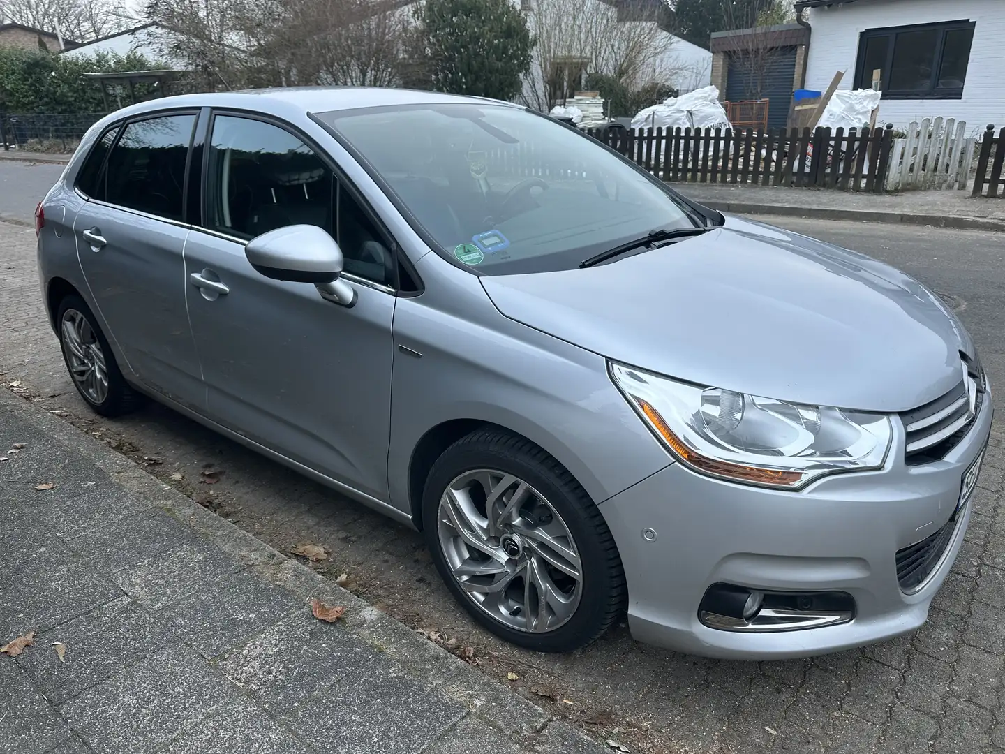 Citroen C4 e-HDi 110 EGS6 Stop/Start System Exclusive - 1