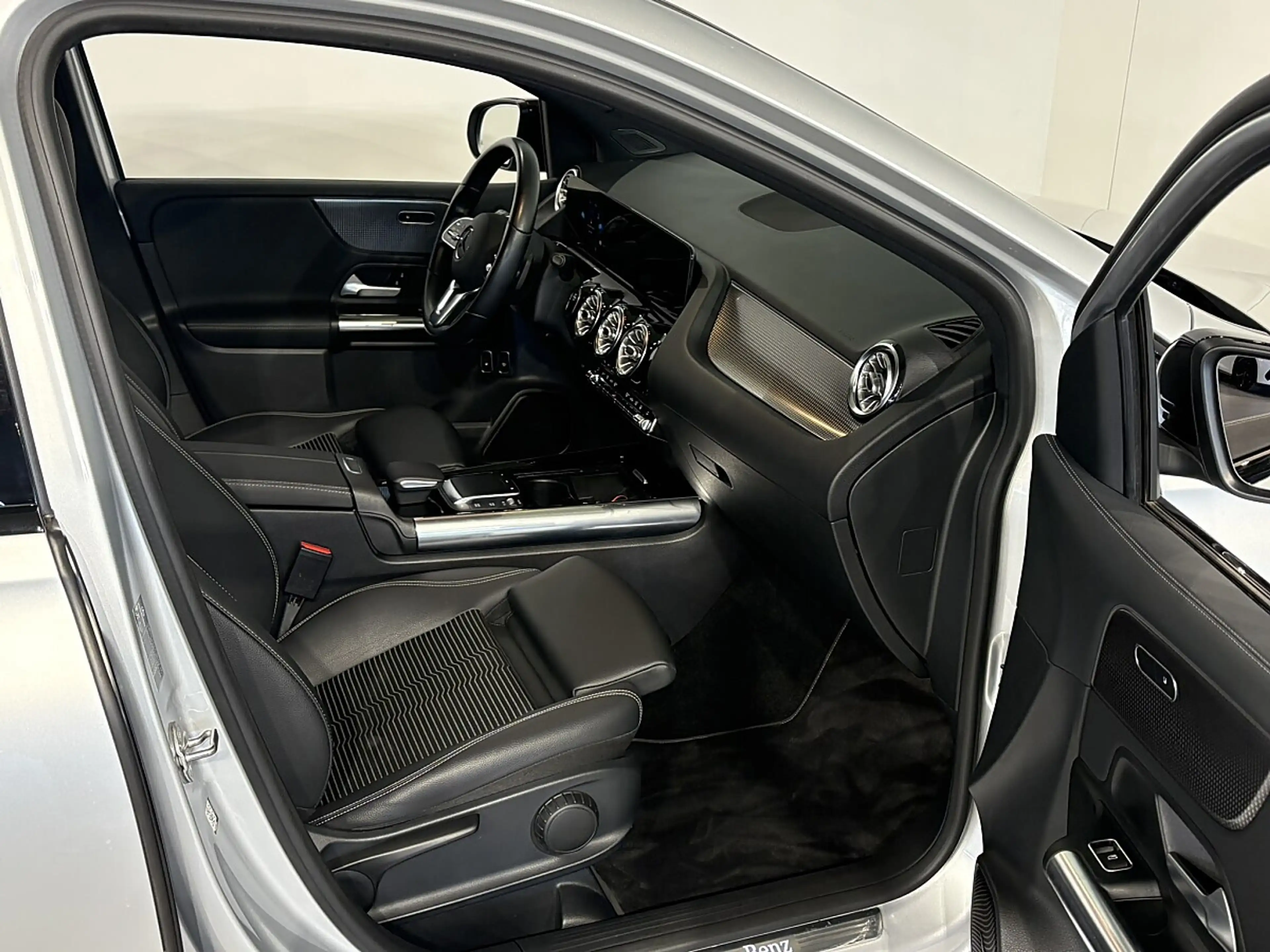 Mercedes-Benz B 250 e PHEV Aut. — photo 9