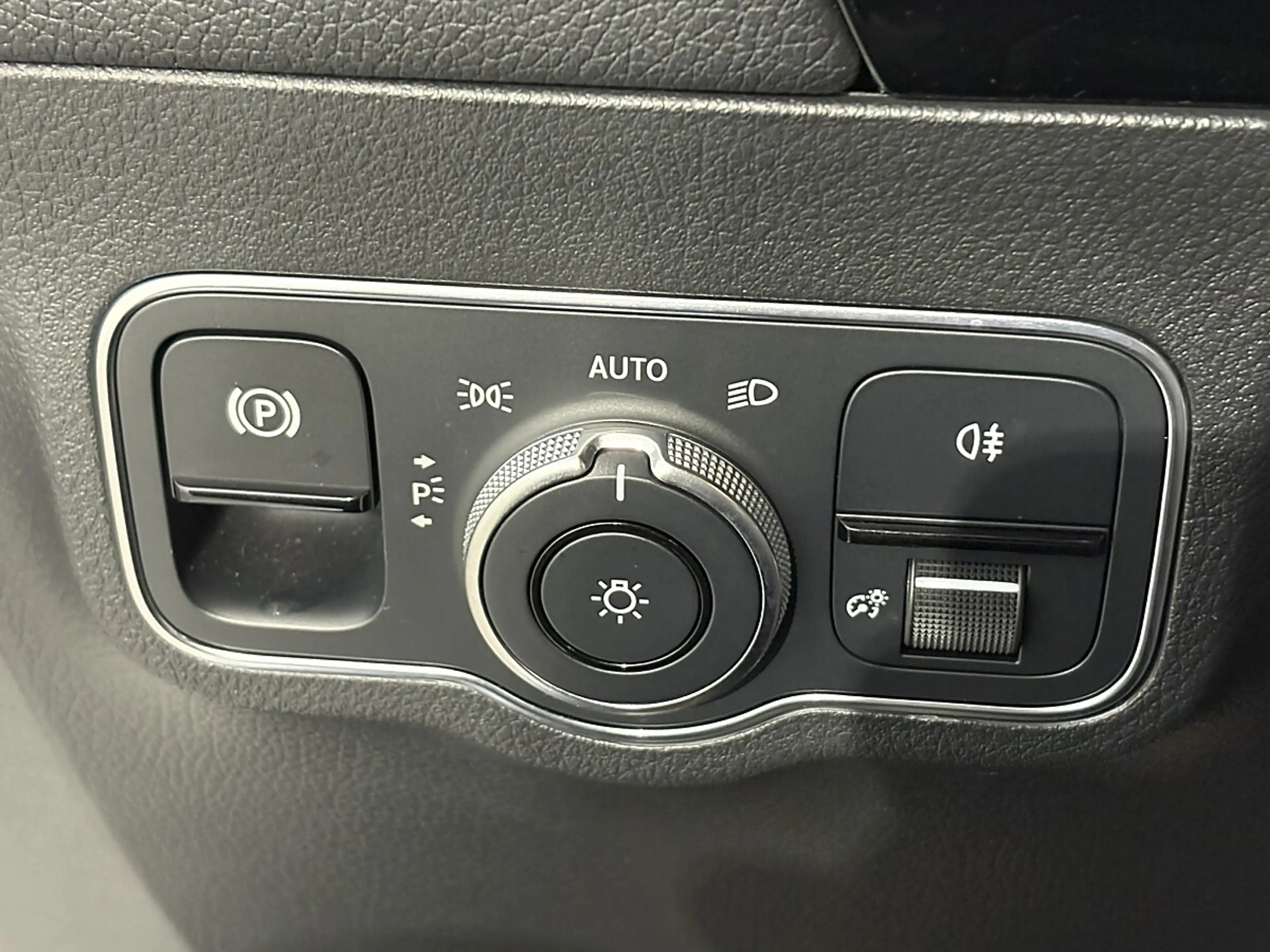Mercedes-Benz B 250 e PHEV Aut. — photo 15