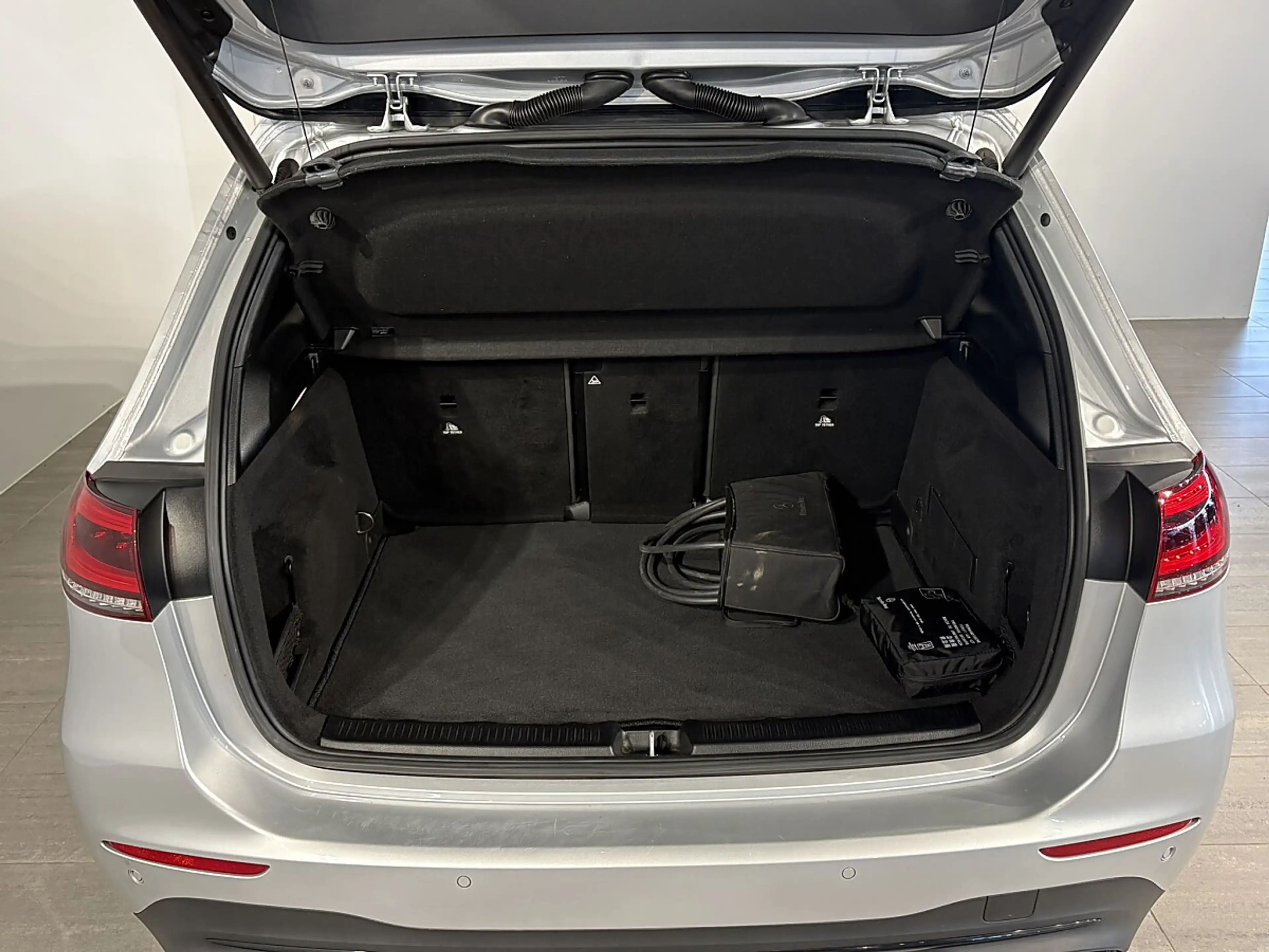 Mercedes-Benz B 250 e PHEV Aut. — photo 11